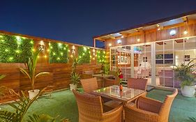 Hotel Gold Palace - 3 Mins Walk From New Delhi Railway Station